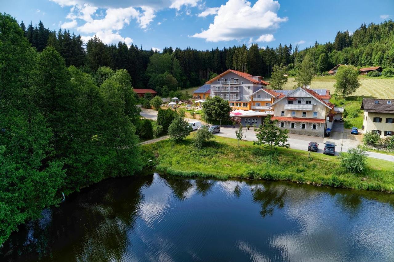 Wellnesshotel Deine Auszeit, Adults Only Achslach Buitenkant foto