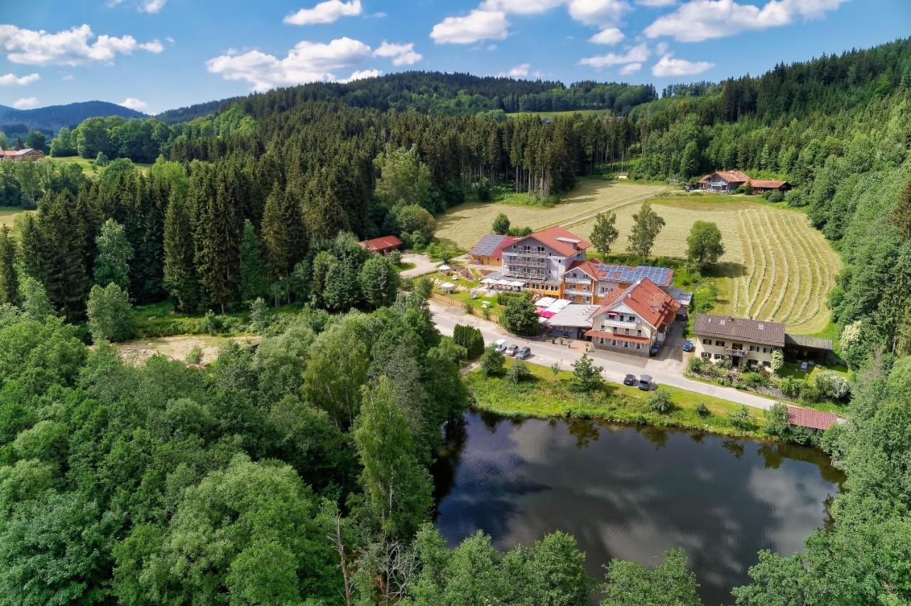 Wellnesshotel Deine Auszeit, Adults Only Achslach Buitenkant foto