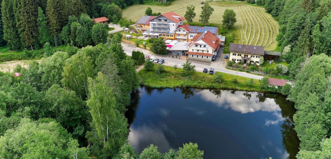 Wellnesshotel Deine Auszeit, Adults Only Achslach Buitenkant foto