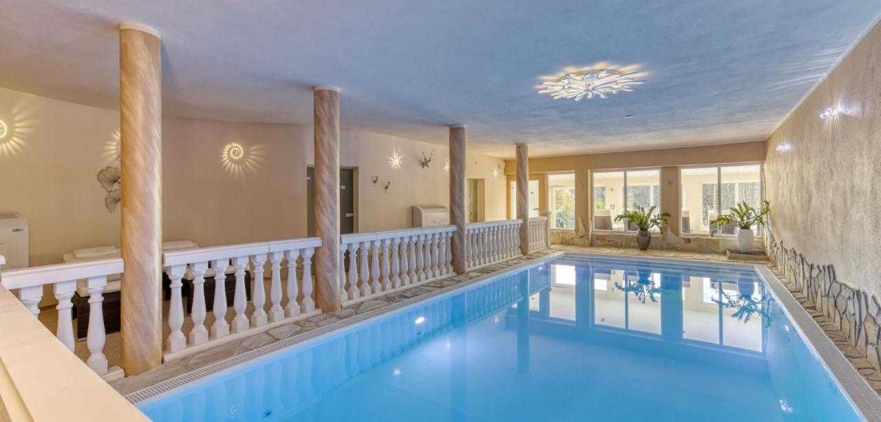 Wellnesshotel Deine Auszeit, Adults Only Achslach Buitenkant foto